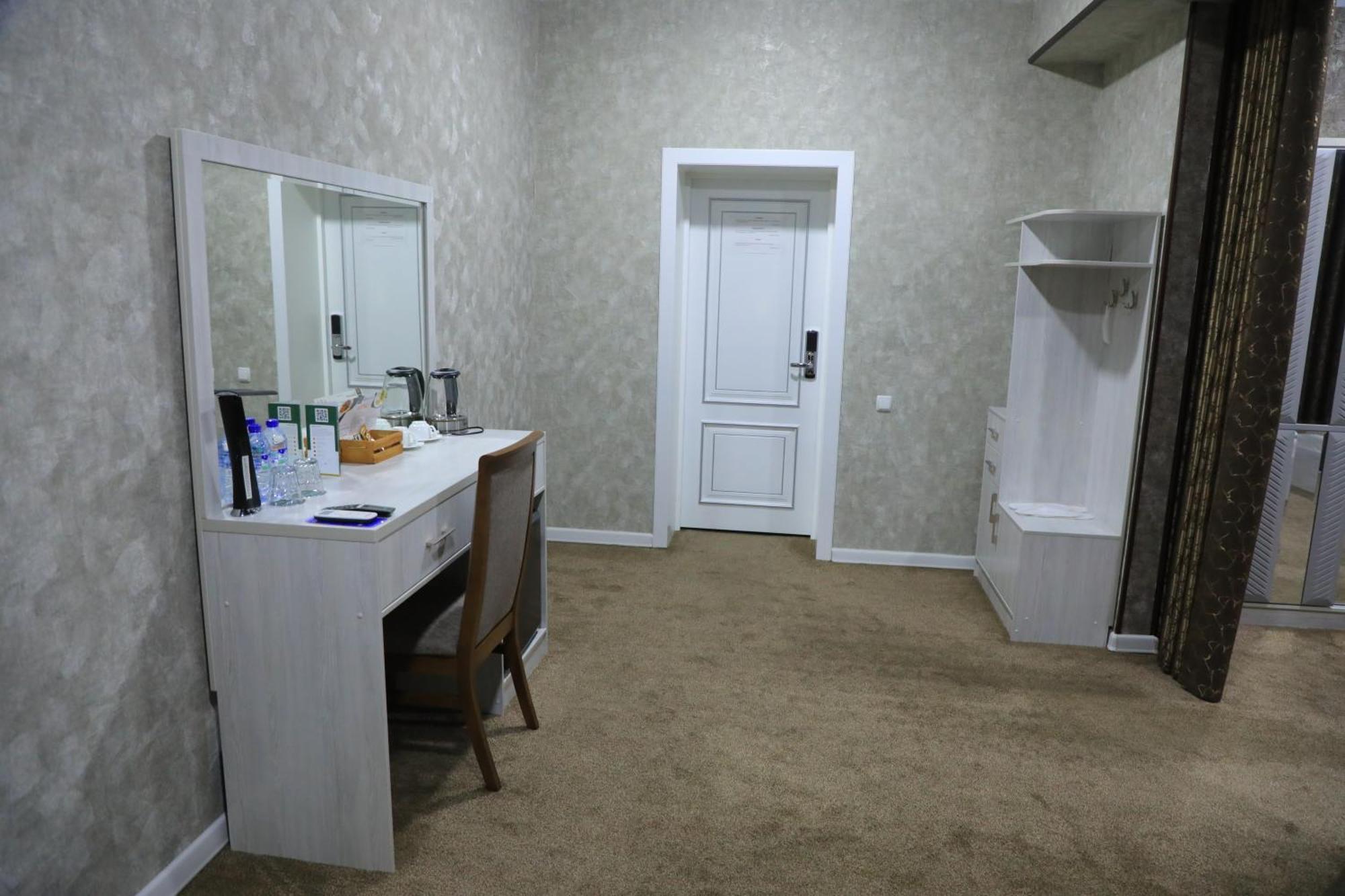 Hobiz Hotel นาวอย ภายนอก รูปภาพ